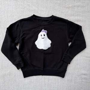 Black Ghost Applique Sweatshirt VGUC 5/6